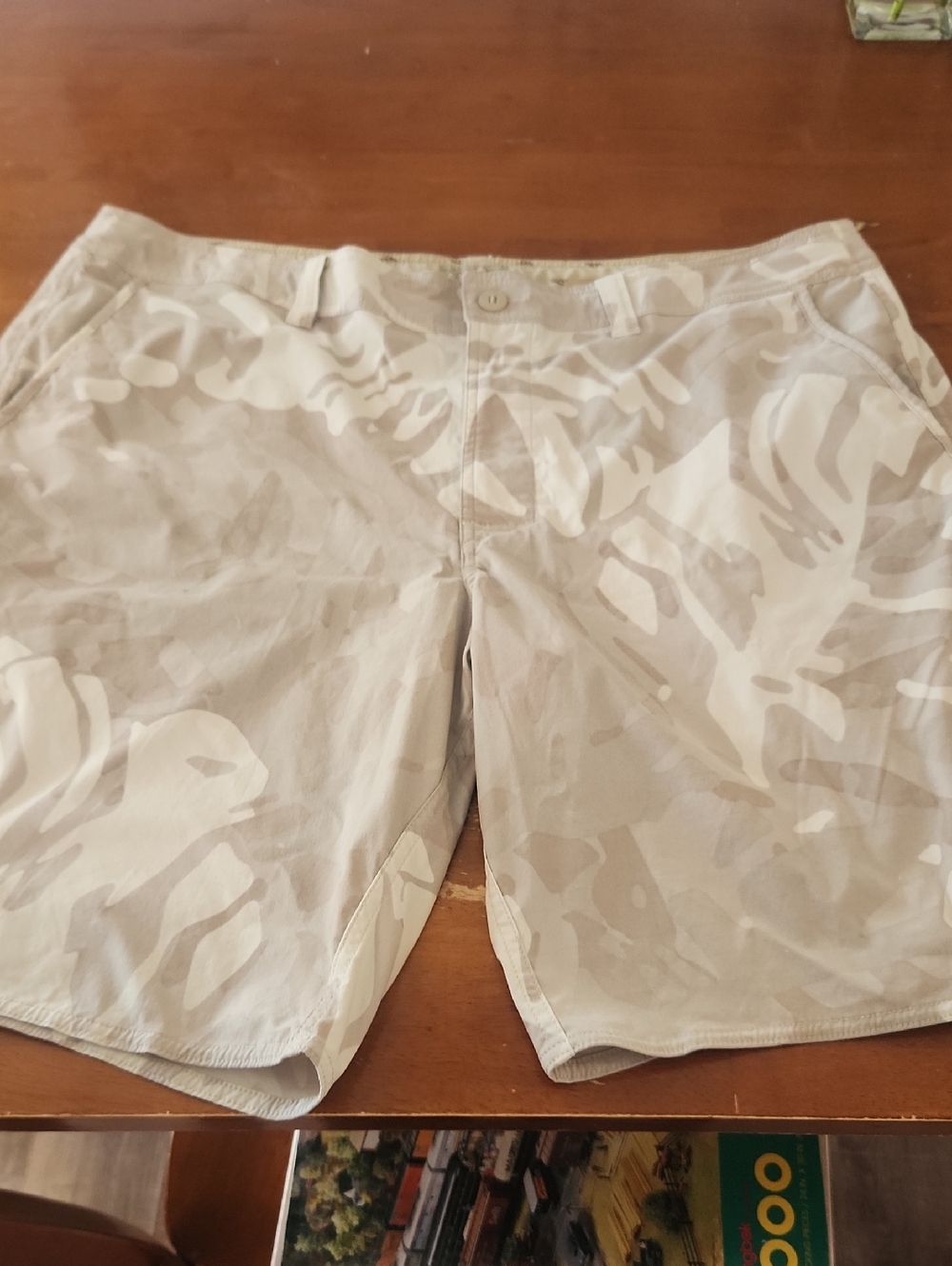 Patagonia Men's Stretch Wavefarer® Walk Shorts Beige Camo Color Size 40